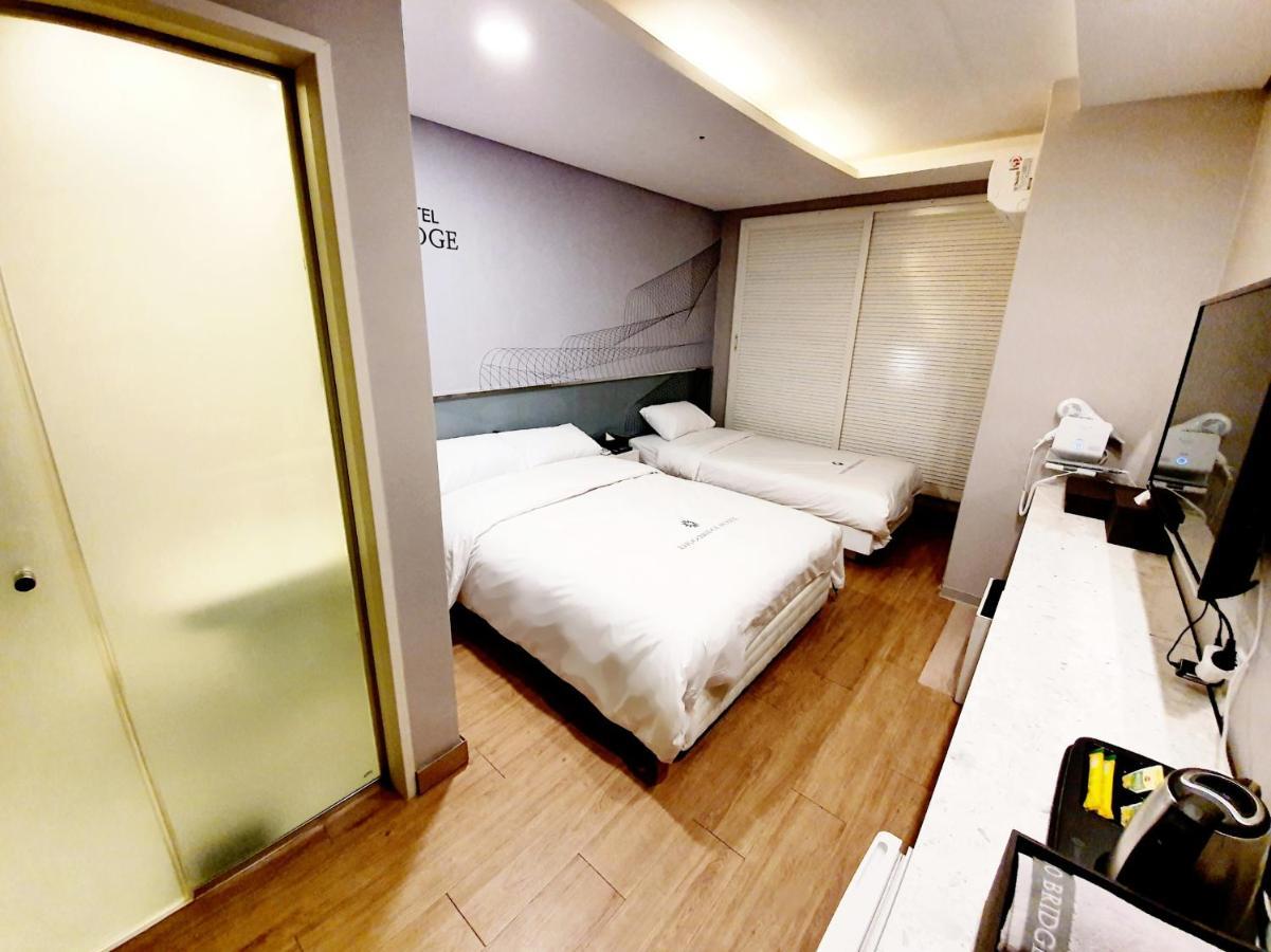 Hotel Bridge Seoul Exterior photo